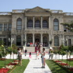 Дворец Долмабахче в Стамбуле: история, фото, цена часы работы 21 долмабахче, Дворец Долмабахче в Стамбуле: история, фото, цена часы работы