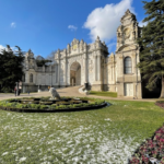 Дворец Долмабахче в Стамбуле: история, фото, цена часы работы 28 долмабахче, Дворец Долмабахче в Стамбуле: история, фото, цена часы работы